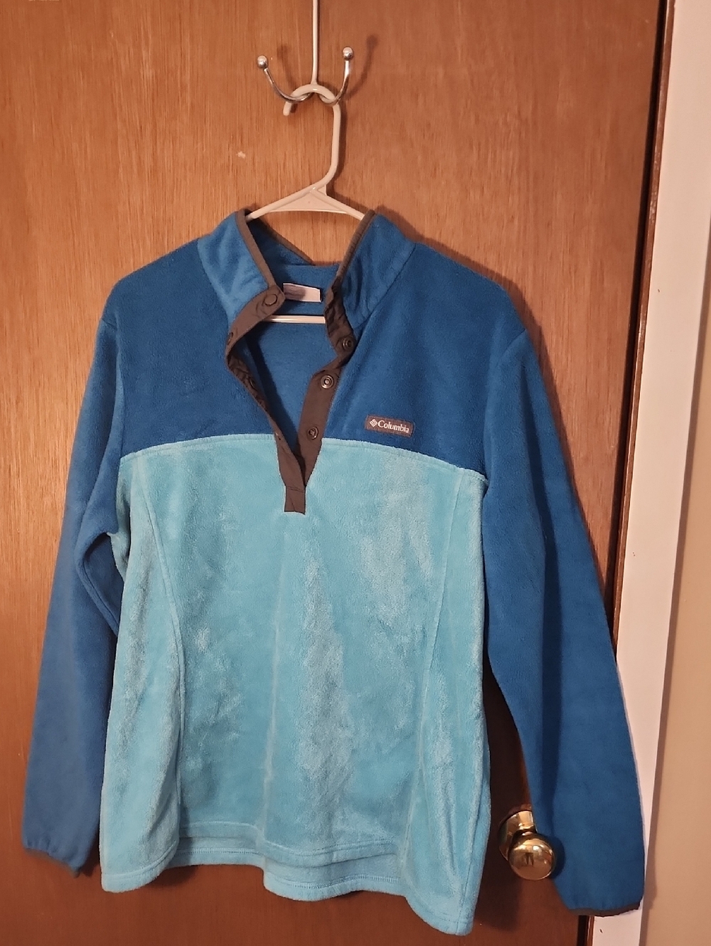 Columbia Two-Tone Blue Snap Pullover